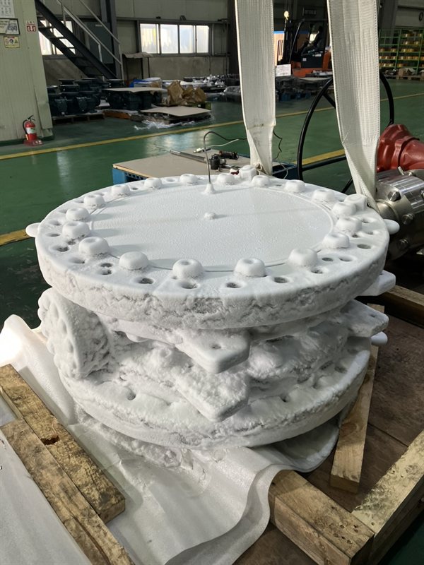 Triple offset butterfly valve for cryogenic service